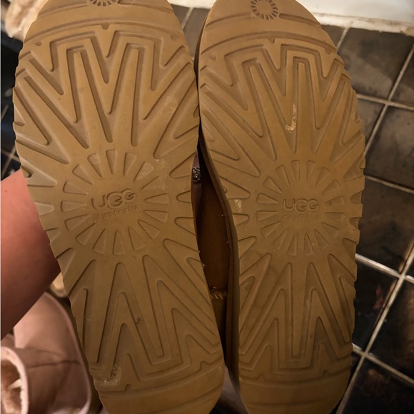 UGG Classic Suede Boots - Chestnut - Picture 5 of 6